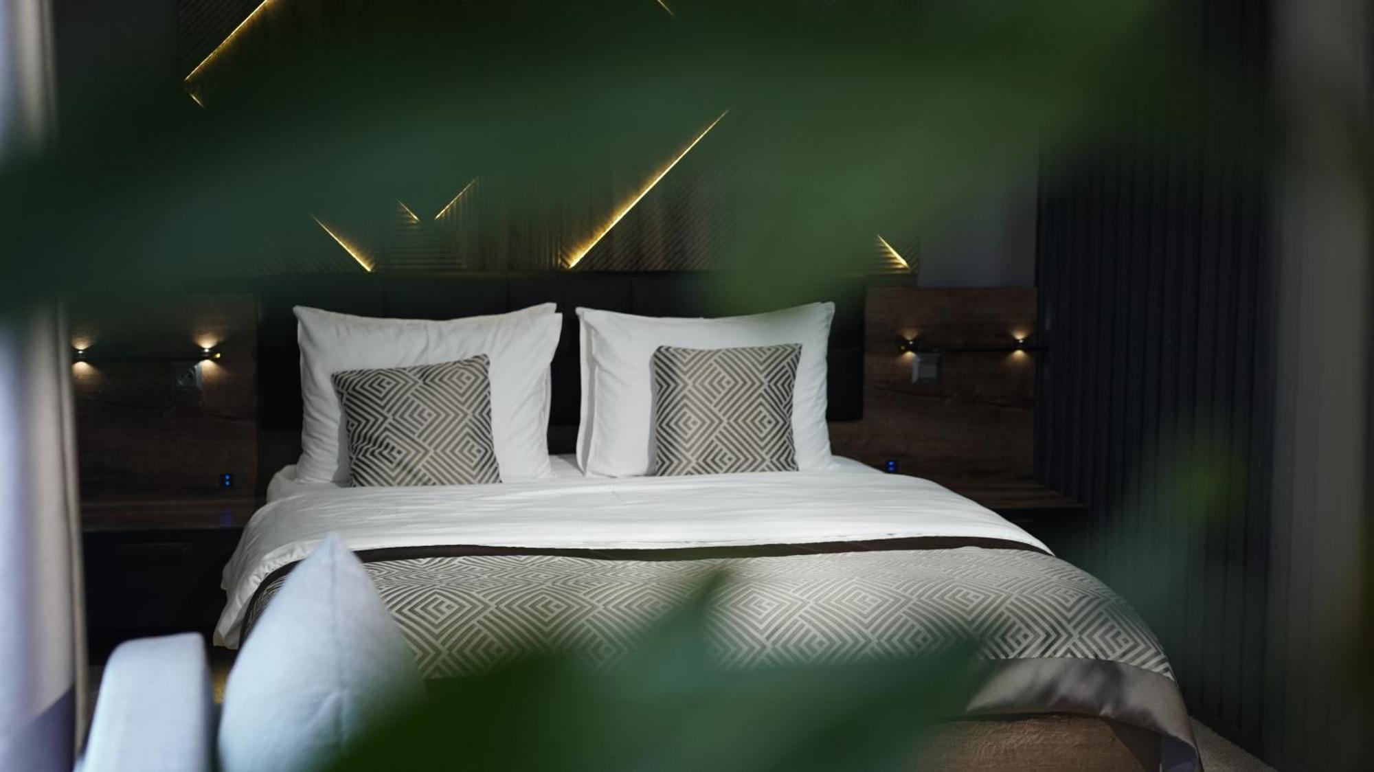 Hide Park Hotel Vinnytsia Exterior photo